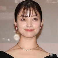 橋本環奈、透明素肌際立つノースリーブショットに反響「スタイル良すぎる」「天使」 画像