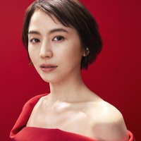 長澤まさみ、真紅ドレスで美デコルテ披露 最近ドキドキしたこと・自信を持つためのルーティーン明かす 画像