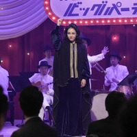 「ブギウギ」茨田りつ子（菊地凛子）、華麗ラインダンスにネット驚き「ギャップすごい」「信じれない光景」 画像