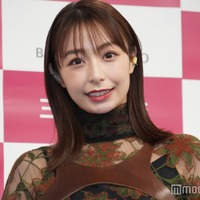 宇垣美里、胸元輝く華やかドレス姿披露「美しい」「セクシー」と反響 画像