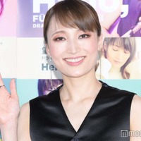 元宝塚雪組トップスター・望海風斗、アンジェラ・アキ復帰後初の提供楽曲に「すごく心が洗われた」美デコルテ見せで色気放つ＜Hello,＞ 画像