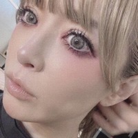 浜崎あゆみ、パッチリ目元が印象的な顔アップSHOTをファン称賛「美しすぎる」「このメイク似合ってる」 画像