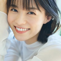 “連ドラ2本同時主演”志田彩良、透け感トップス着こなし 2つの顔を表現 画像