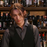 Snow Man向井康二、監督一同唸ったアドリブ・俳優としての凄みとは―関西ジュニアぶり共演のプロデューサーが語る＜「リビングの松永さん」萩原崇PインタビューVo.2＞ 画像