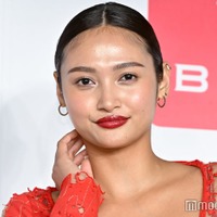 香川沙耶、大胆ヌーディードレスで美ボディ披露 体作りの方法明かす＜SUERTE＞ 画像