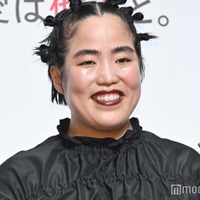 ゆりやんレトリィバァ「コーチェラ」サプライズ登場 日本芸人初出演＆歌詞変更の粋な演出話題「かましてる」「才能の塊」 画像