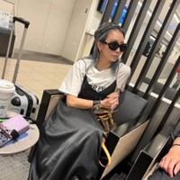 倖田來未、サングラス姿のラフな空港コーデSHOTに反響「セクシーでカッコいい」「めちゃ可愛い」 画像
