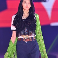 朝倉海発掘の美女・しゅう、美スタイル際立つ個性的コーデ【GirlsAward 2024 S／S】 画像