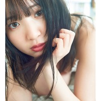 豊田萌絵、美肌輝くドアップショット 史上最高傑作の写真集表紙解禁【moe】 画像