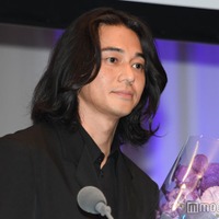 東出昌大、主演男優賞受賞 俳優業への思い語る「良い映画の現場に戻ってこれたら」【第33回日本映画批評家大賞】 画像