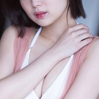 SKE48卒業控える北野瑠華、美谷間くっきり「BUBKA」でアイドルラスト水着グラビア披露 画像