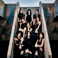 NiziU、7月に1st EP「RISE UP」決定 クールビジュアルで印象ガラリ 画像