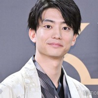 伊藤健太郎、90歳の祖母との2ショット公開「雰囲気が似てる」「美しい」と反響 画像