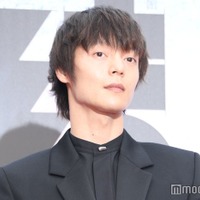 窪田正孝「1人じゃないと思える瞬間を一緒に作れるパートナー」家族の大事さ語る ブラックスーツでレッドカーペッド登場【カルティエと日本 半世紀のあゆみ「結 MUSUBI」展 ― 美と芸術をめぐる対話】 画像