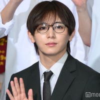 Hey! Say! JUMP山田涼介、有岡大貴＆知念侑李らと“バレずに”ダンスコンテスト出場「風で僕の仮面だけ飛んで」ハプニング回顧【ビリオン×スクール】 画像