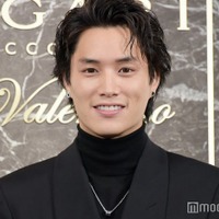 鈴木伸之、黒髪から雰囲気ガラリ イメチェン姿公開に「かっこよすぎる」「似合う」ファン悶絶 画像