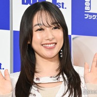 桜井日奈子、胸元＆美背中ざっくりワンピ姿に反響「色っぽい」「綺麗」 画像