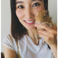 Creepy Nuts・R-指定の妻・江藤菜摘、ばっさりカットで印象ガラリ「ショートも似合う」「若返ってる」の声 画像