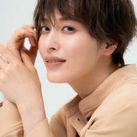 “元宝塚トップスター”月城かなと、スターダストプロモーション所属を発表「宝塚で学んだことを胸に」今後の活動に意気込み 画像