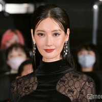 菜々緒、ノースリーブで大胆肌見せ 美ウエスト披露に「圧巻」「スタイル良すぎる」の声 画像