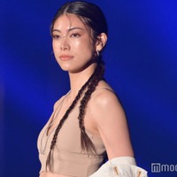 森星、変形水着で美ボディ披露「脚長い」「憧れのスタイル」と反響 画像