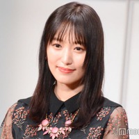 菅井友香、“白天女”ホワイトヘア姿披露「チェイサーゲーム」オフショット公開に「美しすぎる」「楽しみ」の声 画像