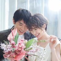 “結婚6周年”南明奈＆濱口優、ドレスアップ姿で「ゼクシィ」登場 夫婦円満の秘訣明かす 画像