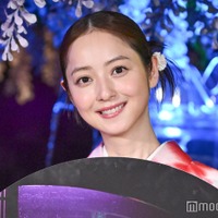 佐々木希、自宅の広々キッチン公開「オシャレすぎる」「私の部屋より広い」と話題 画像