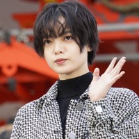 平手友梨奈、“拘束”から開放された意味深ショットが話題「そろそろ始動？」「期待大」と反響続々 画像