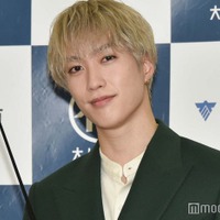 THE RAMPAGE藤原樹、赤ちゃん抱く姿公開 さりげない“気遣い”も話題「愛が伝わる」 「パパ感すごい」 画像