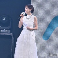 鷲見玲奈、産後初のイベントで1年ぶりにMC復帰 祝福に笑顔【TGC 2024 A／W】 画像