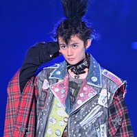 藤原大祐、大胆な立ち上げヘア　個性的ファッションでオーラ放つ【TGC 2024 A／W】 画像