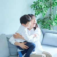 「疲れたー」と言いながら3歳の息子の隣に寝転がると…→まさかの優しさに「一気に疲れが吹き飛びました」 画像