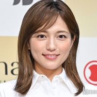 川口春奈、変形ワンピから美脚チラ見せ 筋肉痛でイベント登壇「朝起きたら全身バキバキ」 画像