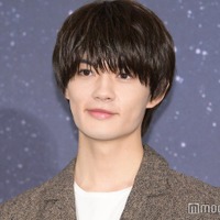 M!LK佐野勇斗、突然のアフロ＆金髪にファン衝撃「どういう状況？」「それでもイケメンなのすごい」 画像