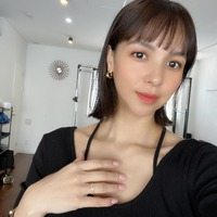 鈴木サチ、子ども5人“顔出し”家族写真公開「全員そっくり」「娘さん美人」と反響続々 画像