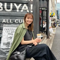 新山千春、美人娘とお揃いTシャツでライブに 親子写真公開で「姉妹みたい」「仲良し家族」の声 画像