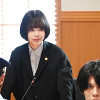 趣里主演「モンスター」×パリコレ参加ブランド「アンリアレイジ」衣装コラボ決定 法廷衣装は特注品 画像