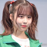 乃木坂46佐藤璃果、ミニスカで美脚披露 “母撮影”旅行満喫ショットに「スタイル抜群」「ビジュ最強」の声 画像