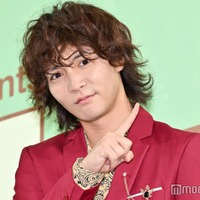 すがちゃん最高No.1、柏木由紀との熱愛報道後初公の場 報道陣の問いかけに「欲しがりさんだなあ」 画像