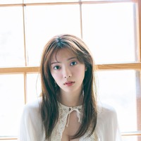 櫻坂46田村保乃、純白ランジェリー姿にドキッ 2nd写真集パネル展も開催【隣の席になりたい】 画像