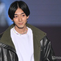 駒木根葵汰、腰巻きチェックシャツがアクセント【TGC北九州2024】 画像