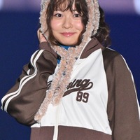 莉子、ボアアイテム使いが可愛い 冬コーデでランウェイ【TGC北九州2024】 画像