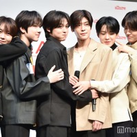 NCT WISH、“くっつきポーズ”披露 今の願いも発表「健康」「野菜もいっぱい食べる」【ALLURE K-BEAUTY FAIR in TOKYO】 画像