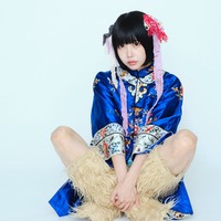 ano、チャイナ風衣装でスラリ美脚披露「週刊少年サンデー」表紙登場 画像