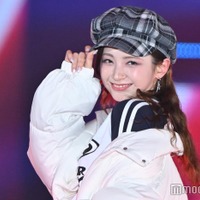 MADEINマシロ「ガルアワ」初ランウェイ「ガルプラ」出身・川口ゆりなと投げキス【GirlsAward 2024AW】 画像