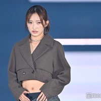 Girls2小川桜花、ショート丈ジャケットでウエスト際立つ【GirlsAward 2024AW】 画像