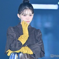 櫻坂46森田ひかる、お団子ヘアが新鮮 ブラウンワンピで大人コーデ【GirlsAward 2024AW】 画像