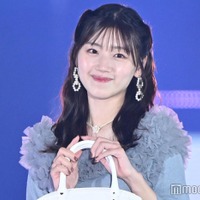 日向坂46佐々木美玲、綺麗めファッション×ハーフツインで可愛さ全開ランウェイ【GirlsAward 2024AW】 画像