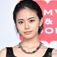 安斉星来、美腹筋際立つミニ丈衣装姿披露「割れててかっこいい」「色気爆発」の声 画像